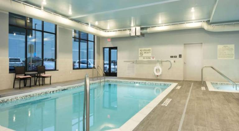 Hampton Inn & Suites Minneapolis University Area — photo 3