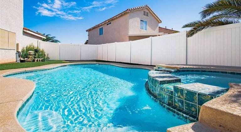Big house with hot tub & pool | Dogs allowed in North Las Vegas, NV
