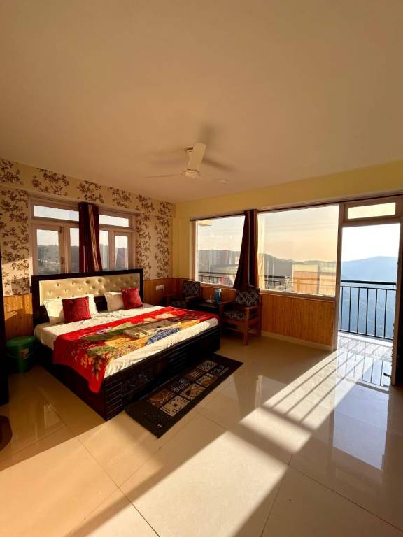 Hotel shimla hills in Shimla