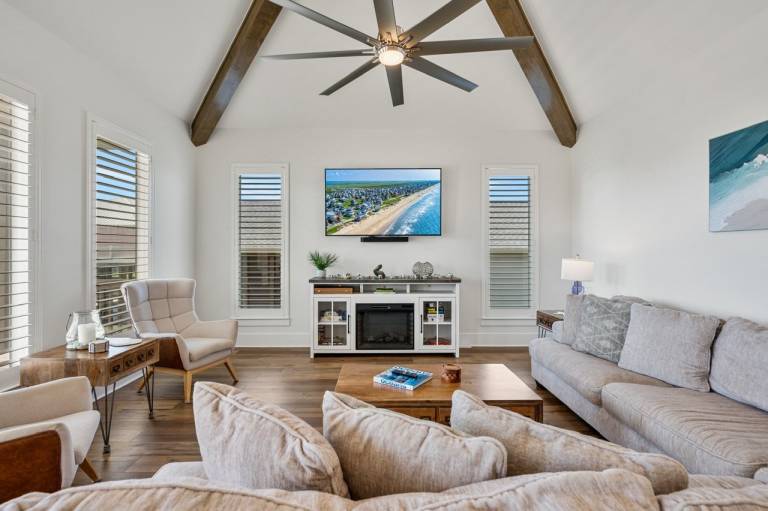 Charming vacation home with BBQ | Beach view | Pet-friendly — photo 5