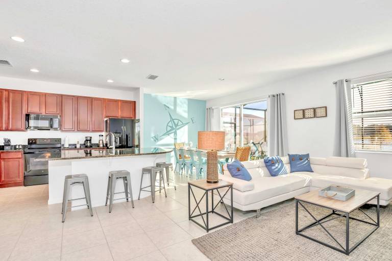 Child-friendly charming vacation home with barbeque, garden & private pool | Lake view | Dogs allowed — photo 3