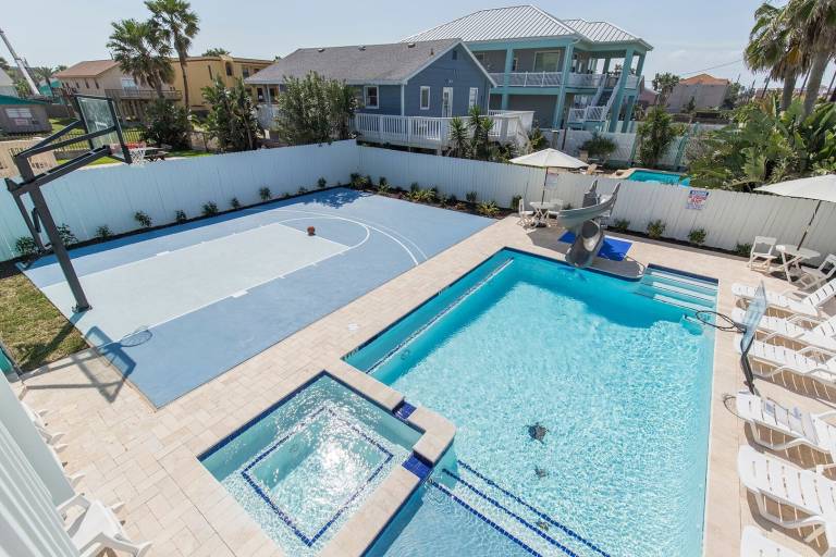 Children-friendly lovely vacation home with private pool & yard | Next to the beach | Dogs allowed — photo 3