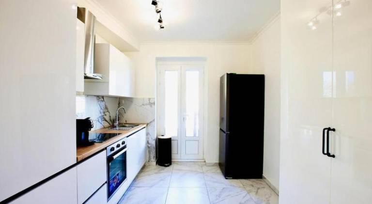 5 mins to Basel - Private Parking Space - Fully Renovated — photo 3
