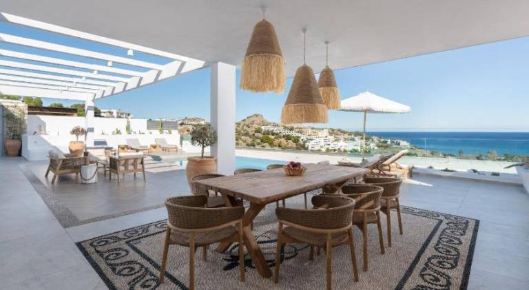 Villa with private pool, grill & yard in Rhodes