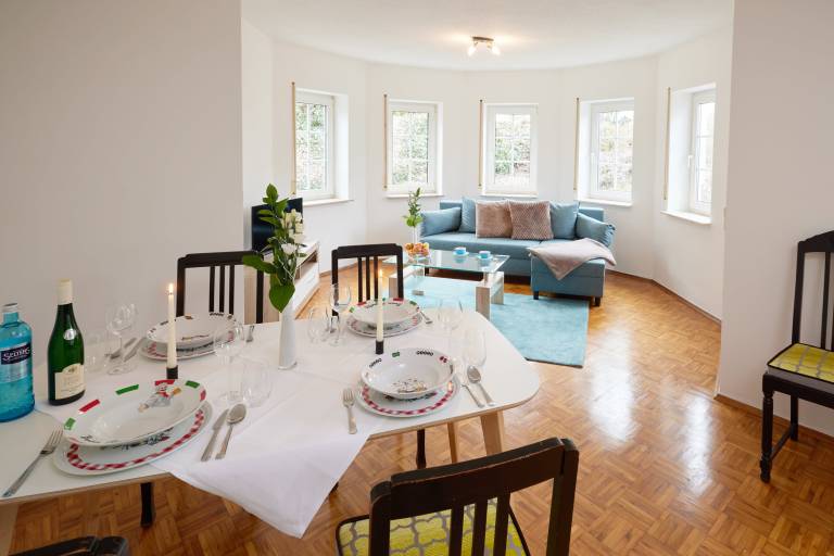 Apartment 'Die Landgräfinnen' with Shared Terrace, Shared Garden and Wi-Fi in Kassel