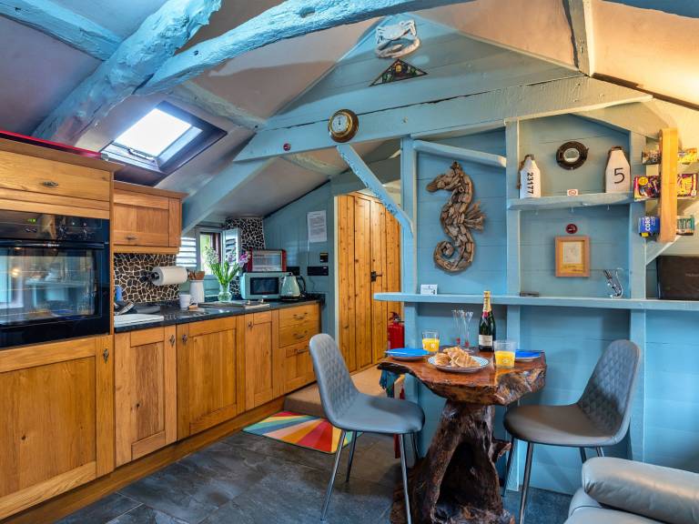 Charming vacation home with patio & BBQ | Pet-friendly in Tintagel