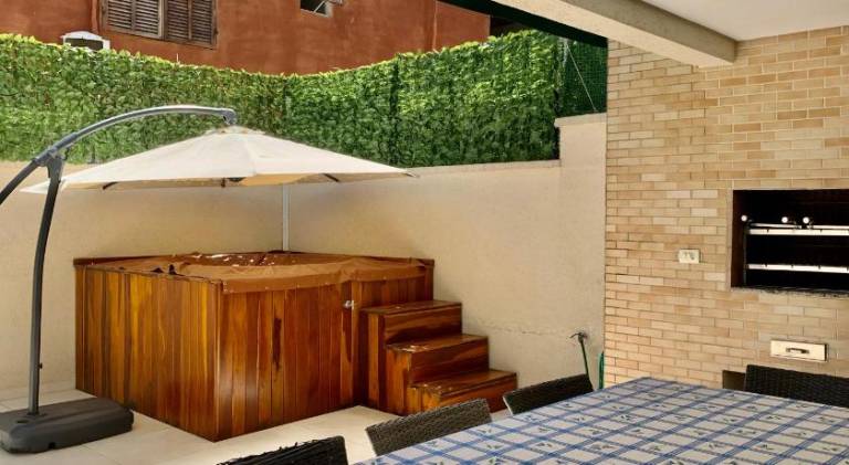 Pleasant apartment with hot tub | Beach nearby | Pet-friendly — photo 2