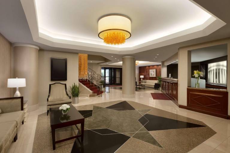 Hilton Arlington — photo 2