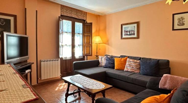 Apartment with 3 rooms for 7 persons in Burgos