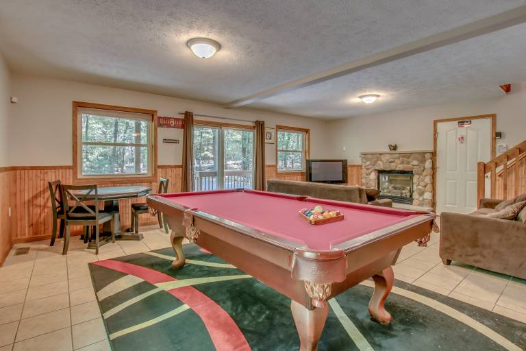 Grizzly by PMR, 5BR Quiet Mountain Home, Dog Friendly, Near Lake & Ski — photo 5