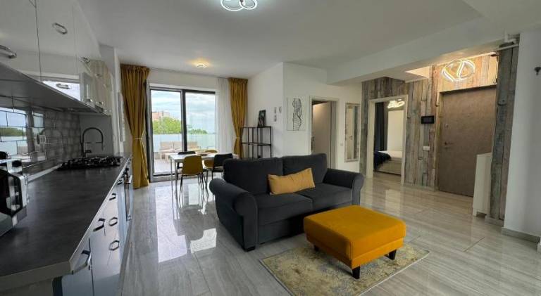 Apartment with terrace — photo 2