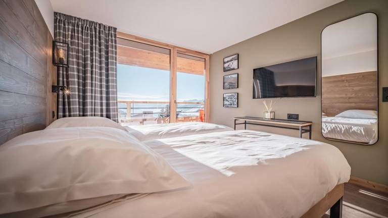 Wifi, 100m from resort center, 3rd floor, view valley, fitness, swimming pool, sauna, hammam in Montvalezan