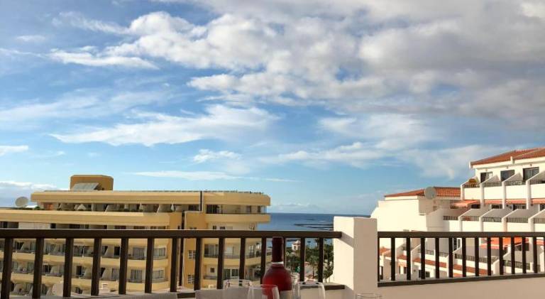 Beautiful holiday apartment with heated pool, patio & yard | Next to the beach | Pets allowed — photo 5