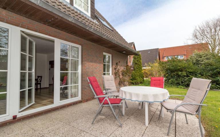 Rental apartment with terrace & yard | Pet-friendly in St. Peter-Ording