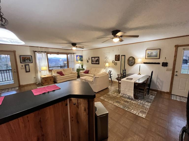 7 Mi to Downtown Morganton: Cabin w/ Fire Pit! — photo 4