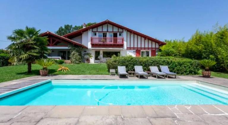 House with heated pool, terrace & barbeque | Good for workation — photo 4
