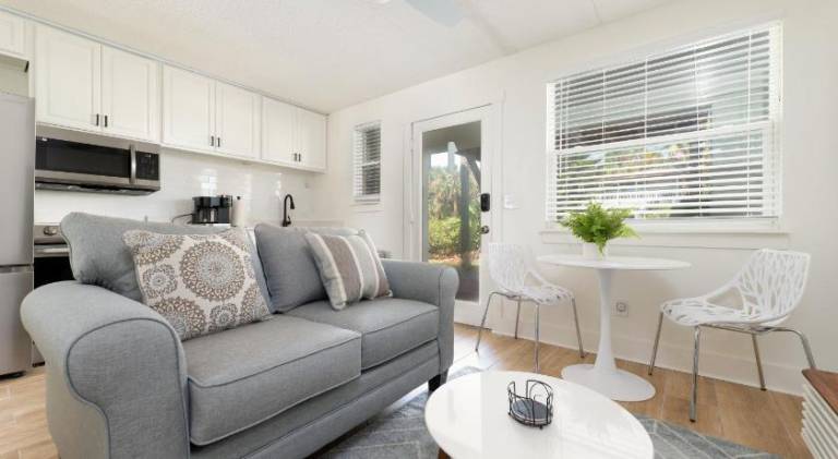 Rental apartment with terrace & garden | Next to the beach | Dogs allowed in Jacksonville Beach, FL