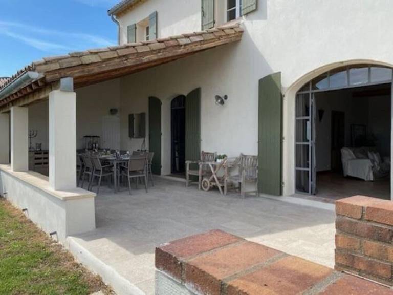 185 m&sup2; Ferienhaus