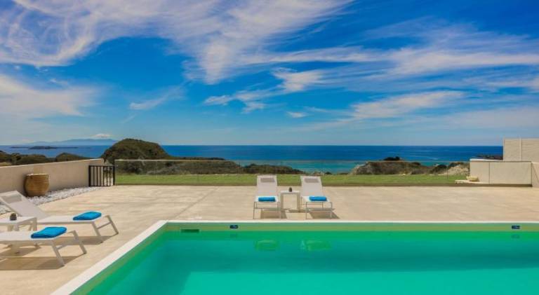 Βίλα Παραλία Ξι