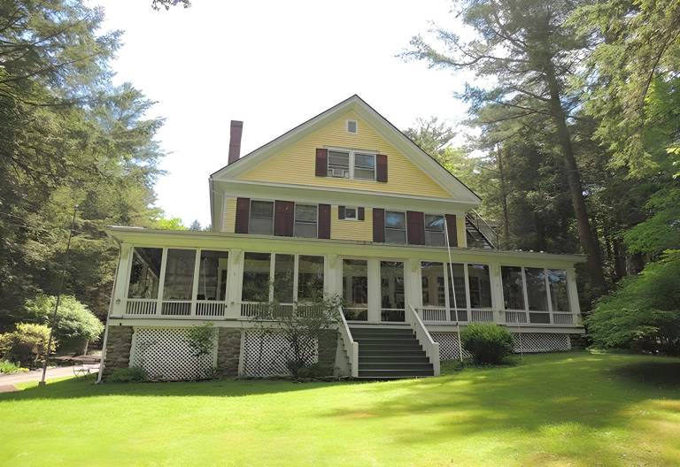 Bed and breakfast  Buck Hill Falls