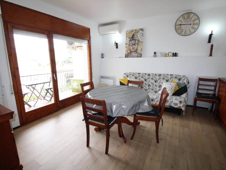 Apartment with 2 rooms for 5 persons — photo 3