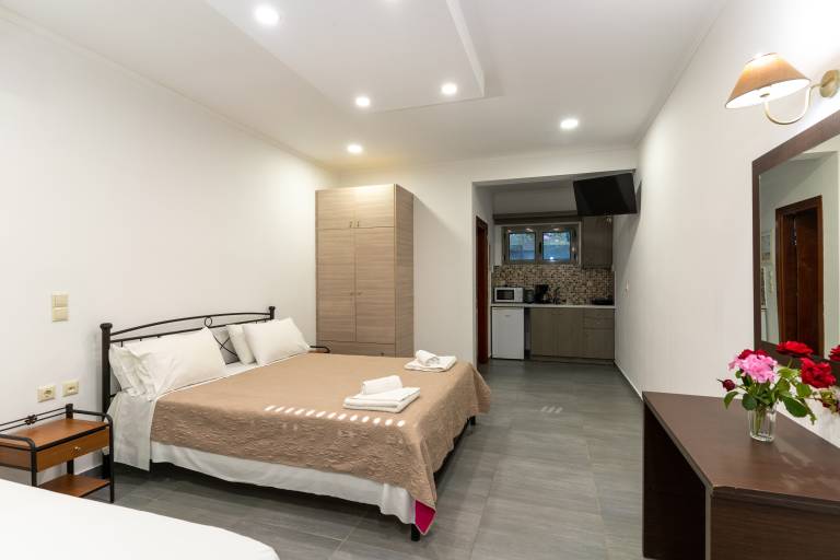 Beach House Apartment By The Sea 2 with Sea View, Wi-Fi & Air Conditioning — photo 3