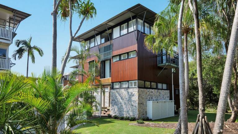 House  Rainbow Beach