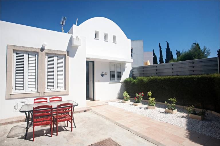 Seaside 3 Bedroom Bungalow with Private Pool