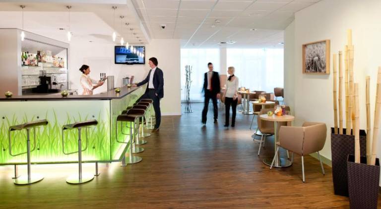 Ibis Augsburg Hauptbahnhof — photo 2