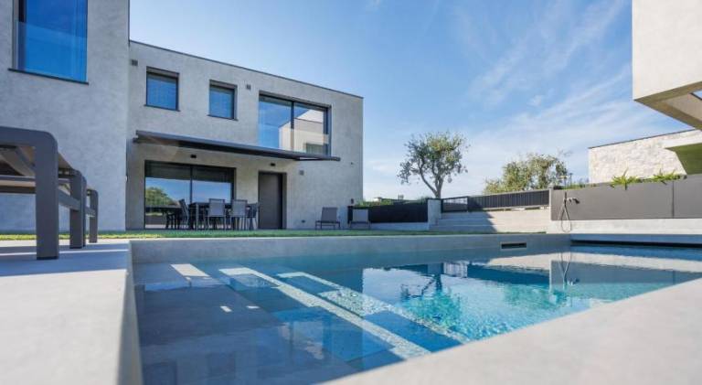 Fully equipped villa with garden, private pool & grill | Dogs allowed in Lazise