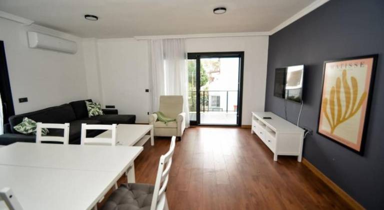 300m to Beach 2 Bedroom Upstairs Flat with Pool B2 - Yeni Dunya Bodrum — photo 3