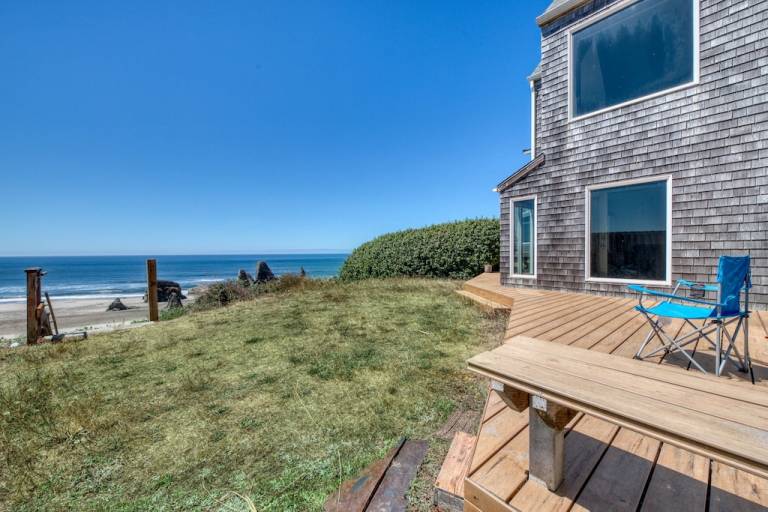 Condo  Bandon