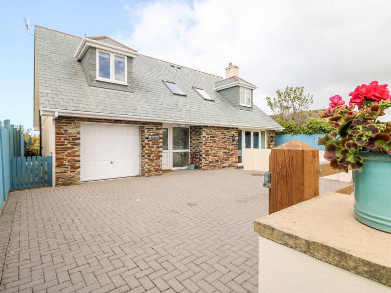 Cottage with garden & grill | Beach view — photo 2