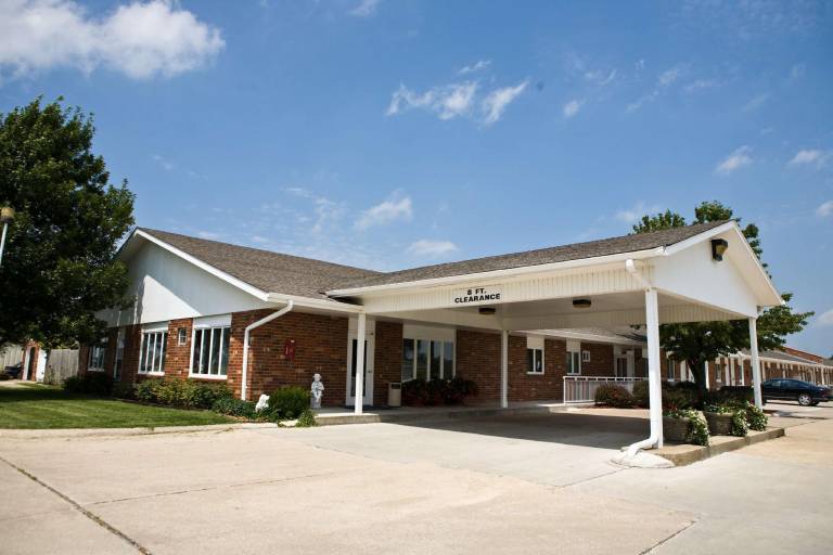SureStay by Best Western Cameron — photo 4