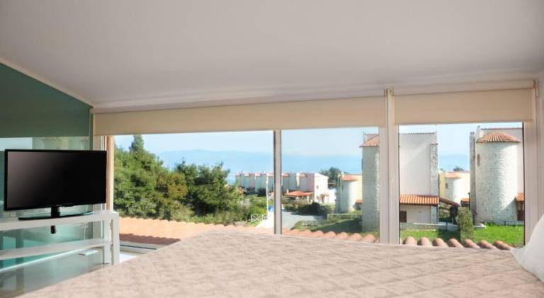 Fully equipped ample villa with garden, patio & private pool | Pets allowed — photo 4
