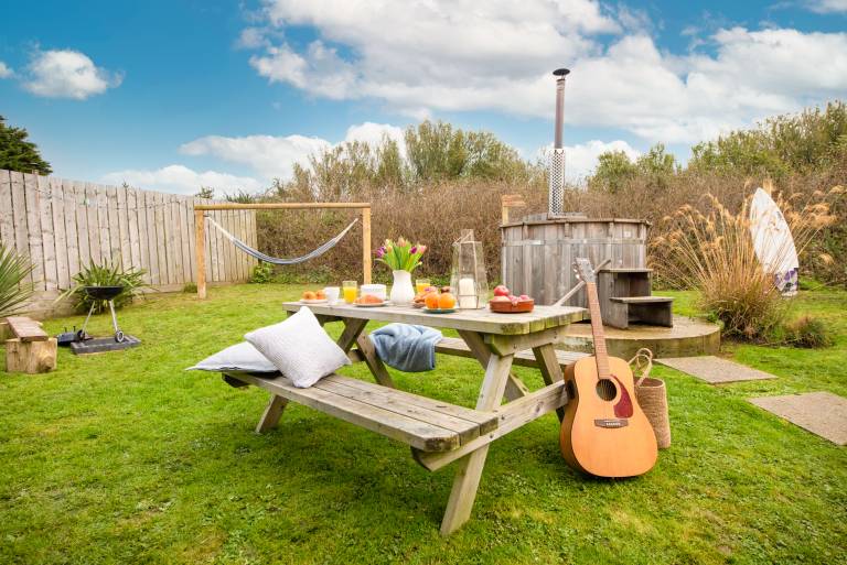 Child-friendly cottage with garden & hot tub | Pets are welcome — photo 3