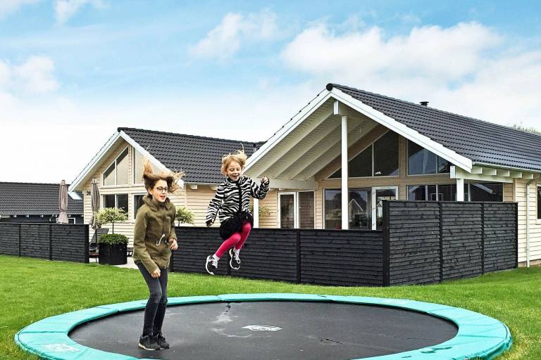 Fully equipped lovely house with terrace, BBQ & sauna | Pets allowed — photo 3