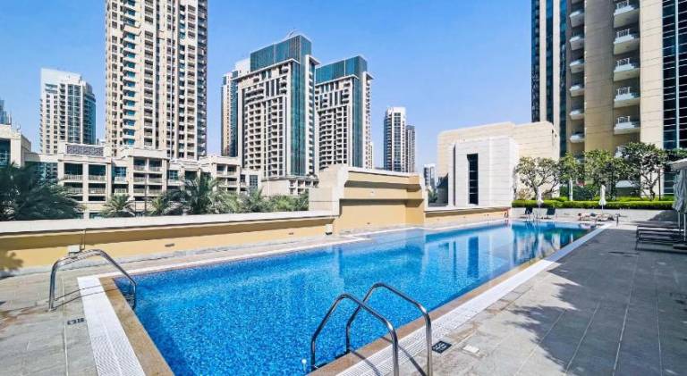 Apartment with hot tub & private pool | Close to Burj Khalifa | Good for workation — photo 3