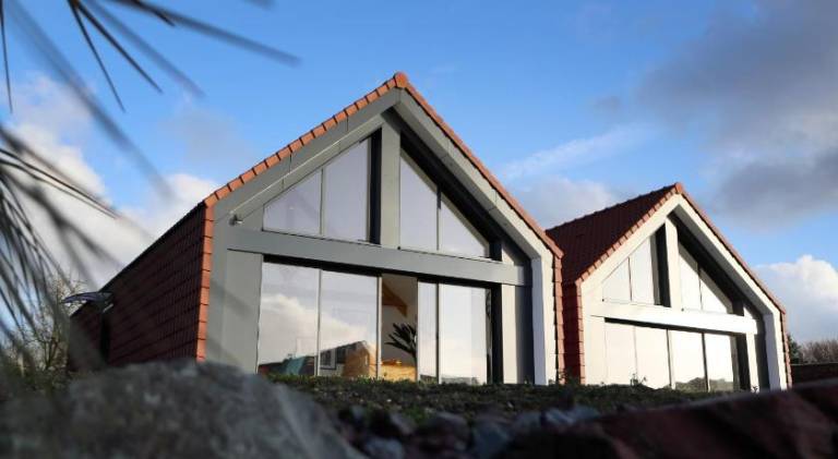 House with pool in Calais