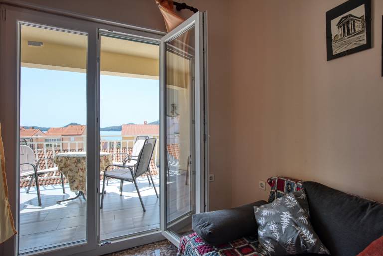 Two bedroom apartment with balcony and sea view Biograd na Moru, Biograd (A-18665-c) — photo 4