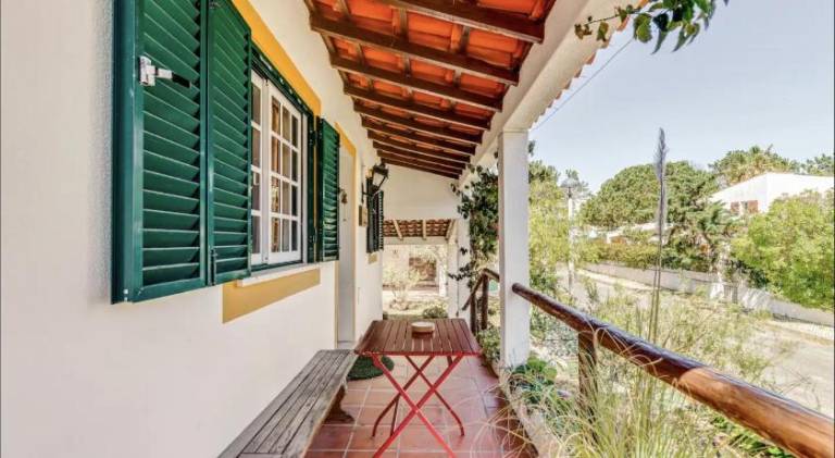 Vacation home with barbecue, yard & terrace | Beach nearby | Pets are welcome — photo 4