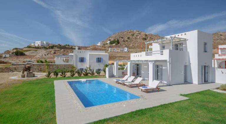 Family-oriented villa with garden, grill & pool | Dogs allowed — photo 3