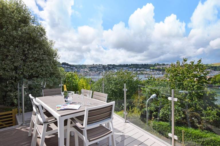 Vacation home with patio & garden in Dartmouth