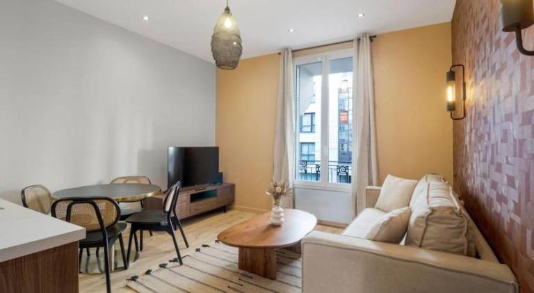 Holiday apartment with 1 room for 4 persons in Bagnolet