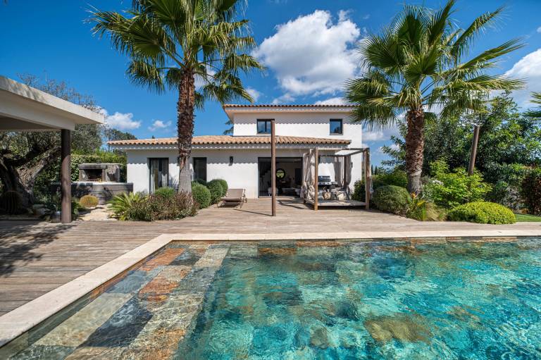 Eden Balinais &ndash; Beheizter Pool Spa 9 Personen