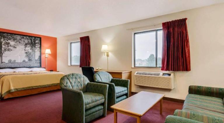 Hillside Inn & Suite — photo 2