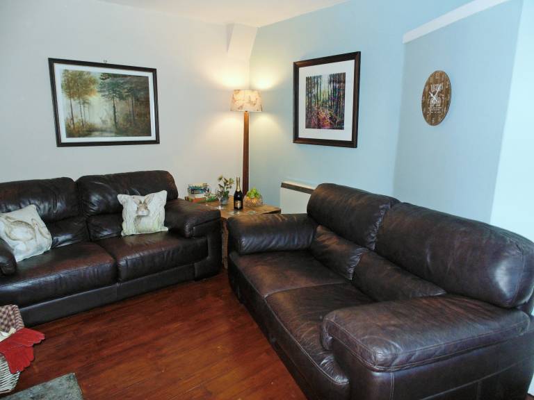 Child-friendly pleasant cottage with yard & grill | Near Falls of Dochart | River view | Pets are welcome — photo 4