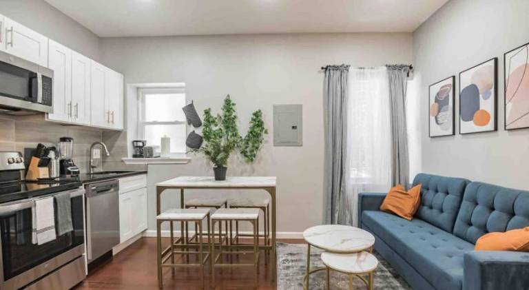 Rental apartment | Next to Love Park — photo 5