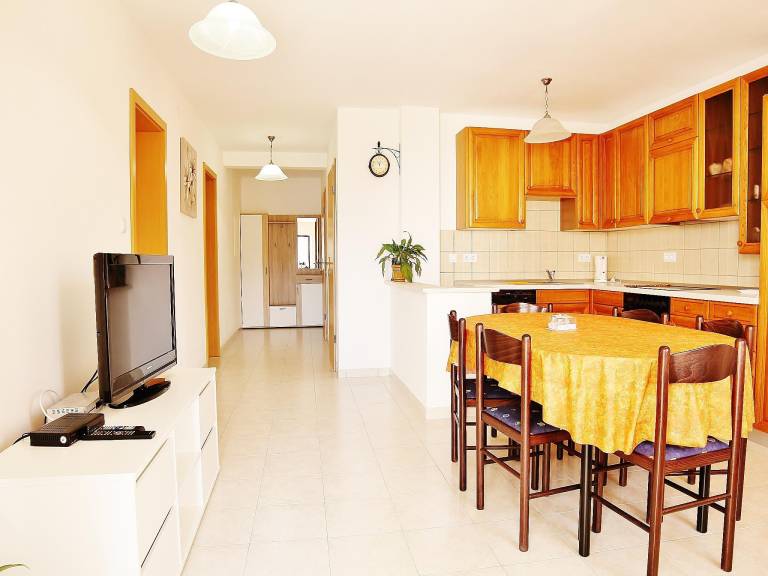 Fully equipped wonderful holiday apartment with fast internet, garden & patio | Pets allowed — photo 4