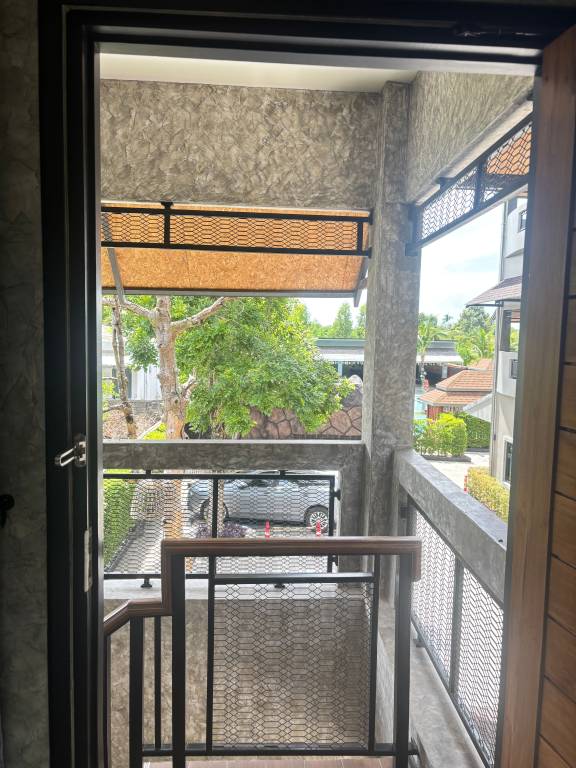 Child-friendly private room with garden & terrace | City view | Pets allowed — photo 4